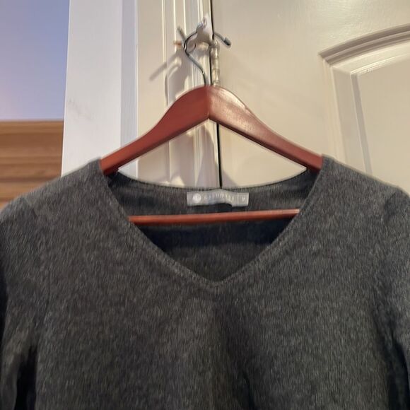 - Incashmere 100% cashmere v neck grey 3/4 sleeve  sweater medium fitted - Picture 5 of 8